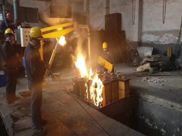 Tovární manipulátory