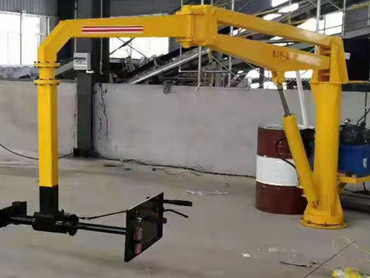 Semi-automatické odlitkové stroje